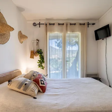 Appartement Cap Negre - Domaine De La Pinede-21 By Interhome *