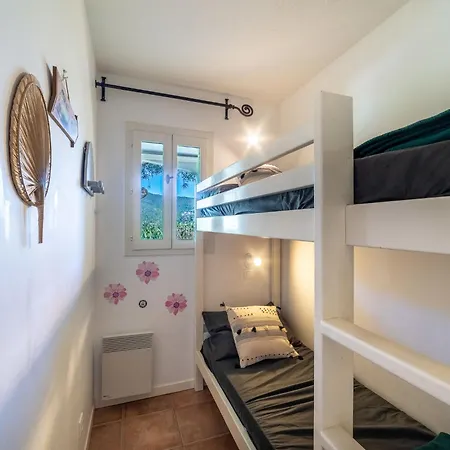 Appartement Cap Negre - Domaine De La Pinede-21 By Interhome Le Lavandou
